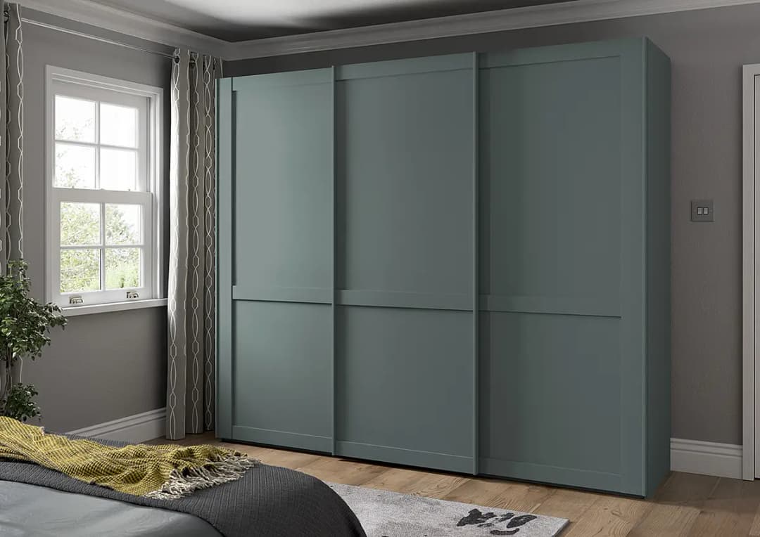 Schwebetürenschrank 246cm Grün/Lindgrün | Grün