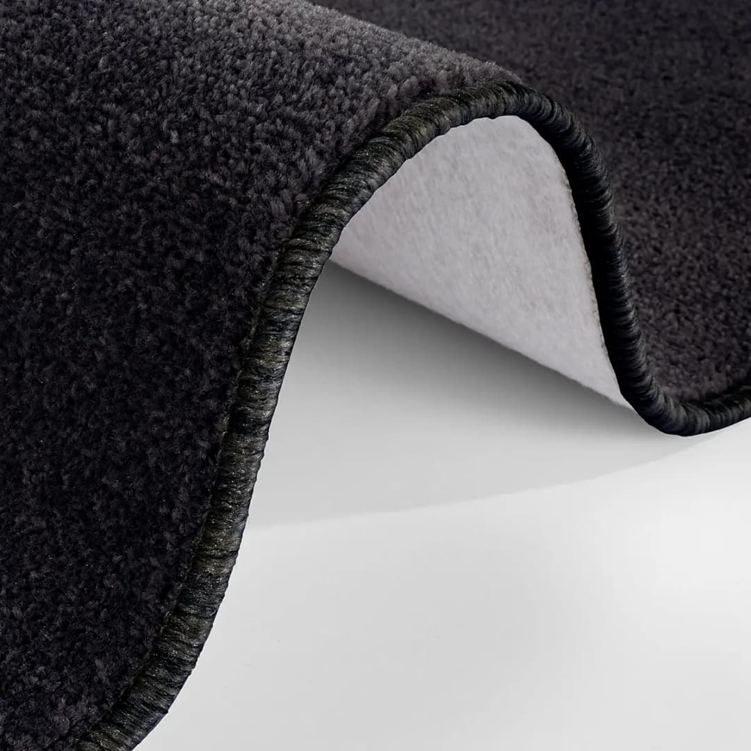 Teppich Nasty Typ A | Schwarz