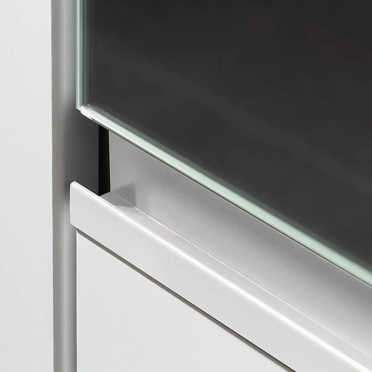 rauch Blue Drehtürenschrank Costa mit Spiegeltür 181cm Weiß/Alpinweiß