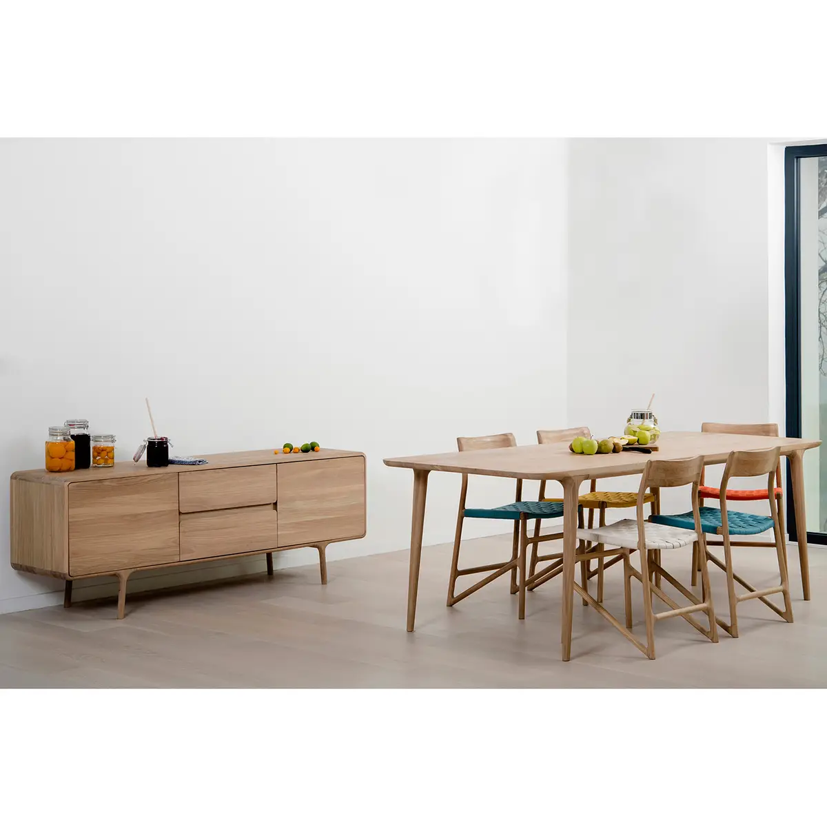 Massiver Esstisch 220 x 90 cm Braun/Eiche | Braun